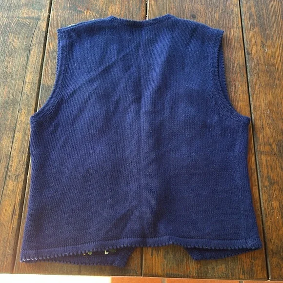 Vintage Susan Bristol Hand Embroidered Blue Knit Vest with Ribbon Detail - Picture 8 of 8